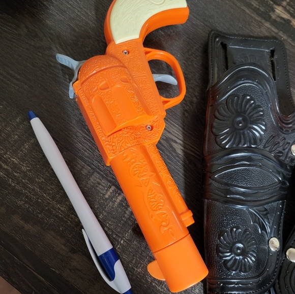 Toy guns with holsters. - Picture 2 of 2